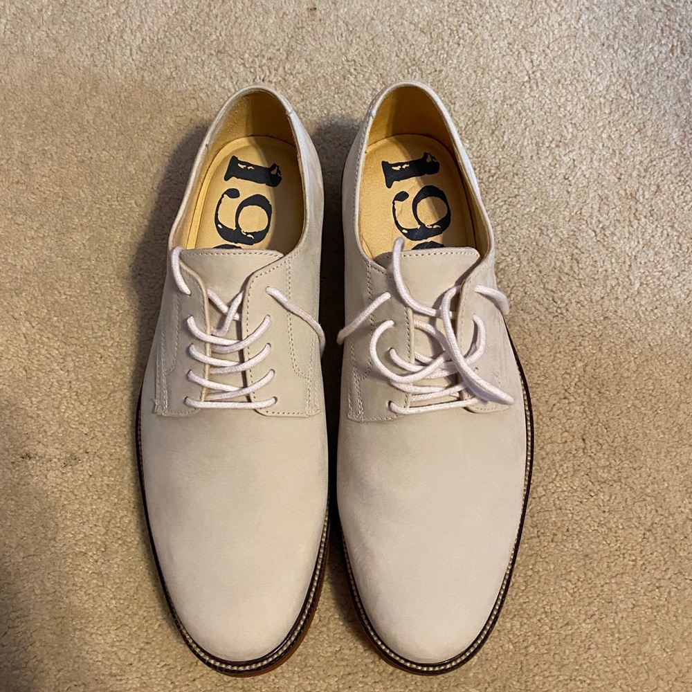 1901 Men’s Cream/ white lace up shoe Size 10.5